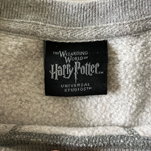 Harry Potter Universal Studios Sweatshirt Gryffindor Arm Patch Women’s XS - Picture 11 of 14